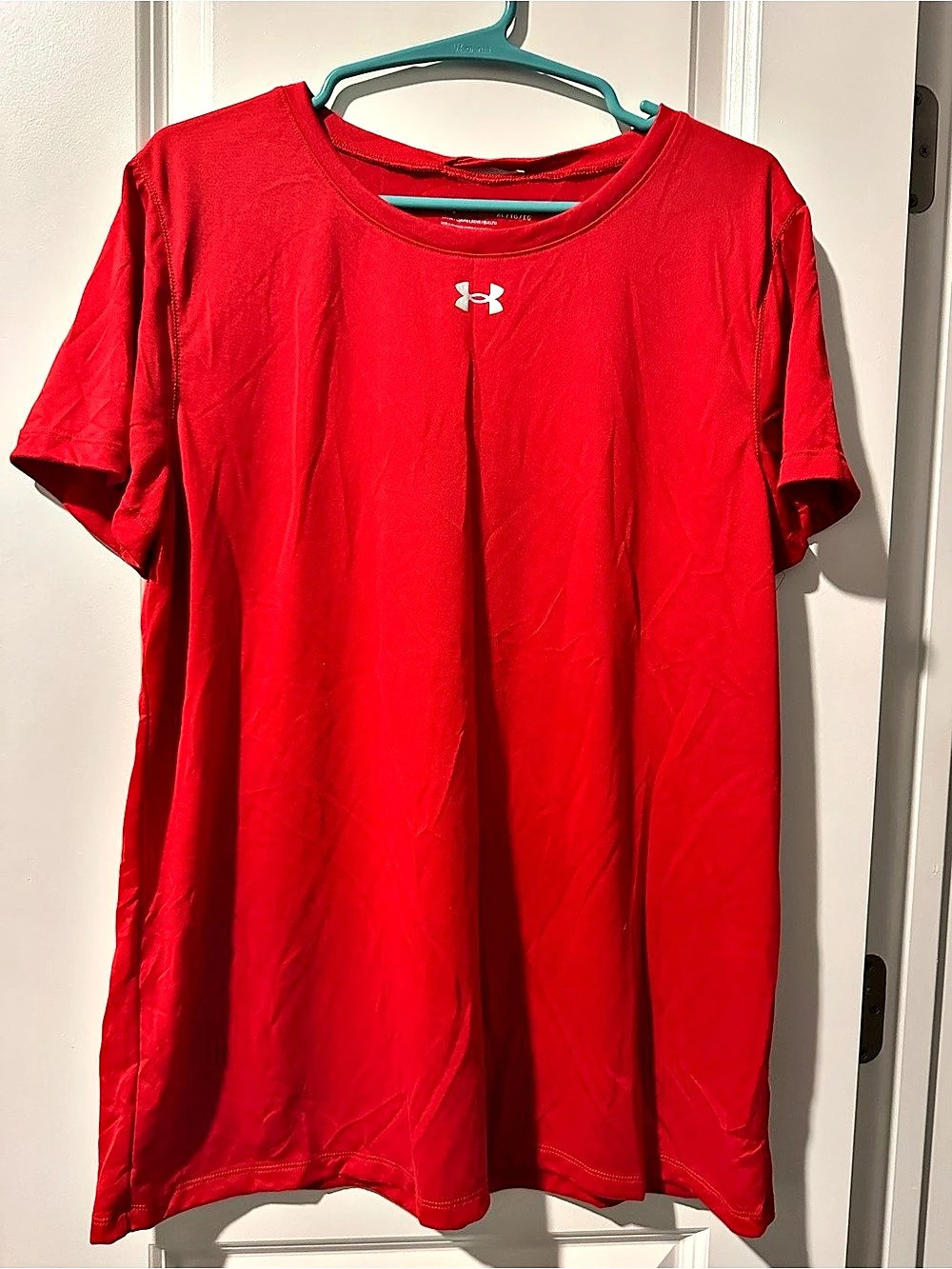 Under Armour Red Athletic Tee Size XL